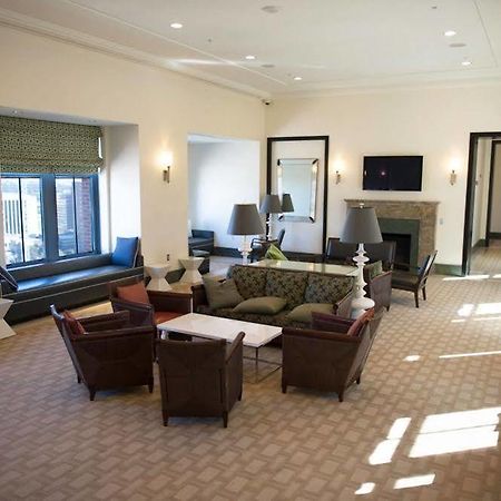 Crystal Quarters Furnished Apartments At The Gramercy Arlington Eksteriør billede