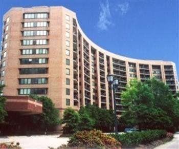 Crystal Quarters Furnished Apartments At The Gramercy Arlington Eksteriør billede