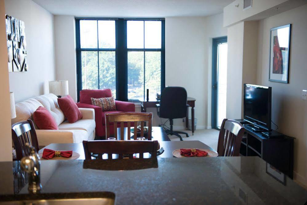 Crystal Quarters Furnished Apartments At The Gramercy Arlington Eksteriør billede
