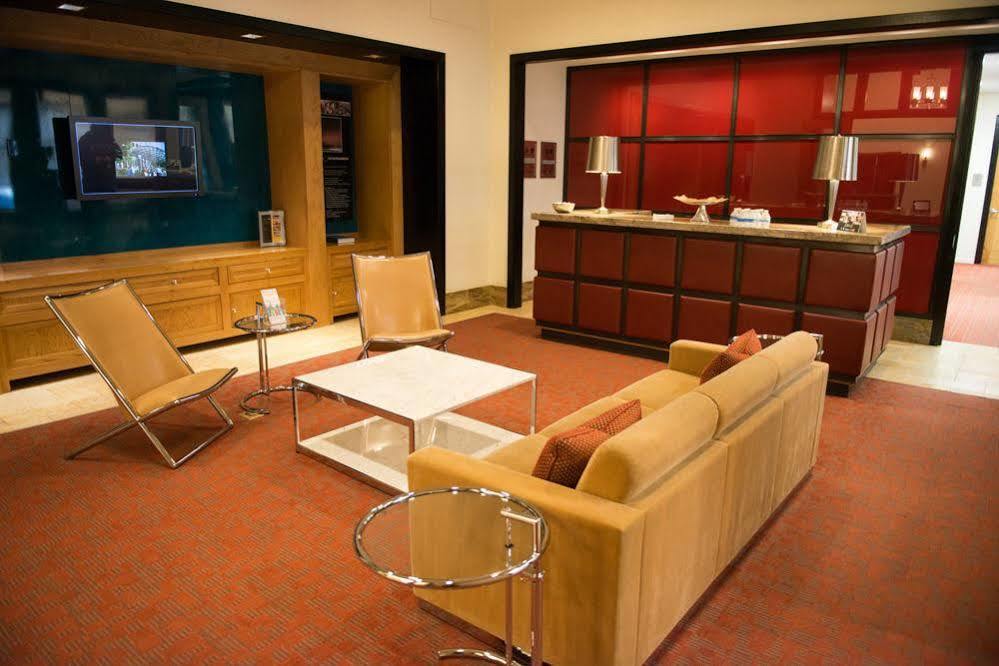 Crystal Quarters Furnished Apartments At The Gramercy Arlington Eksteriør billede